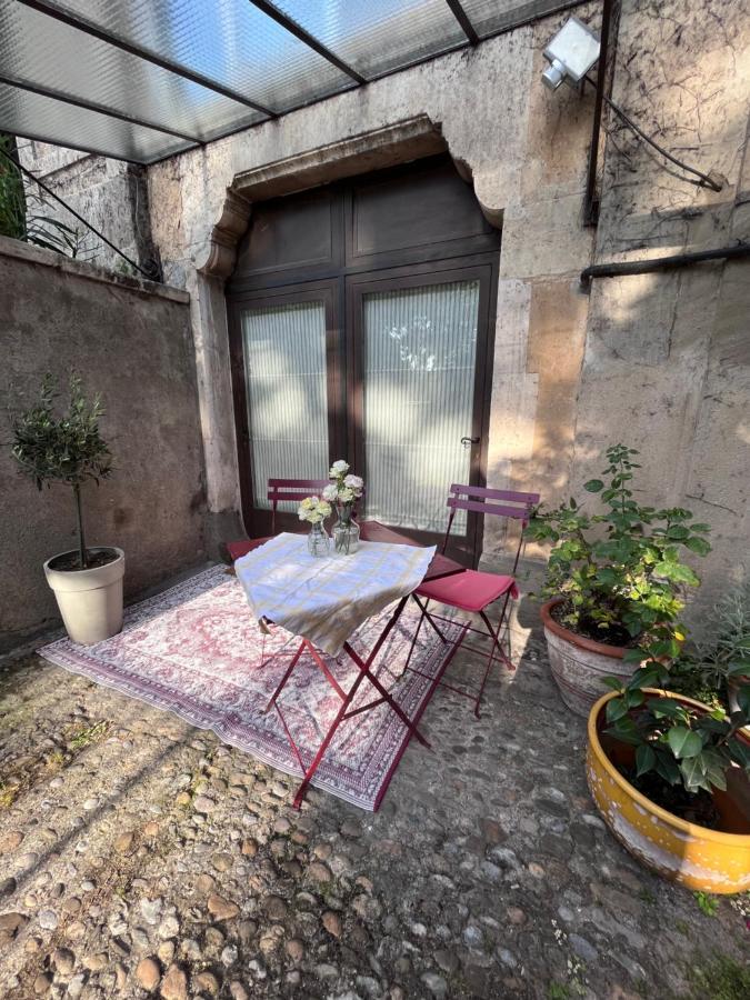 Salut Le Petit Gite Carcassone Exterior photo